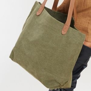 THE TRANSPORTER TOTE